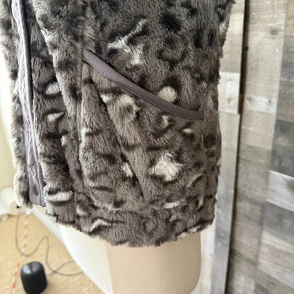 NWT! Socialite faux fur gray leopard print jacket small feminine glam winter - Picture 4 of 10